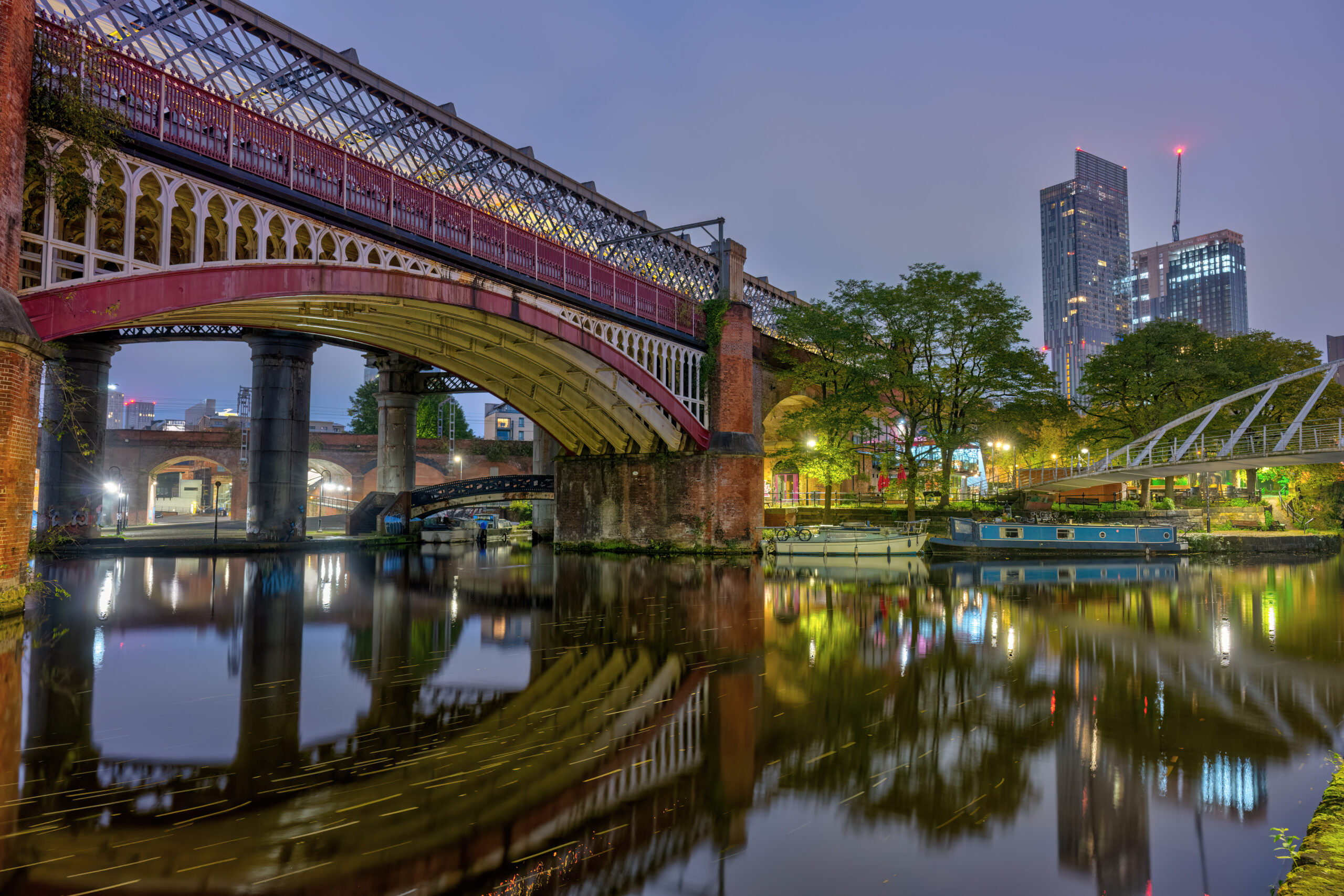the-famous-castlefield-viaduct-in-manchester-2026-03-19-22-51-45-utc